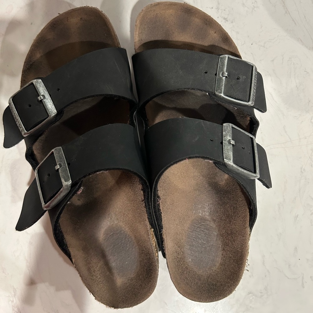 Size 6 women’s Birkenstock Arizona